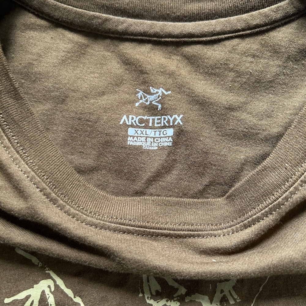 Arc'teryx T-shirt XXL graphics on both sides